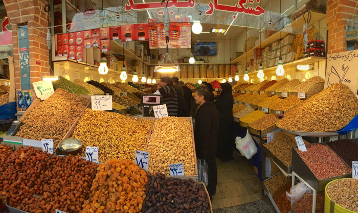 Backpacking Iran market