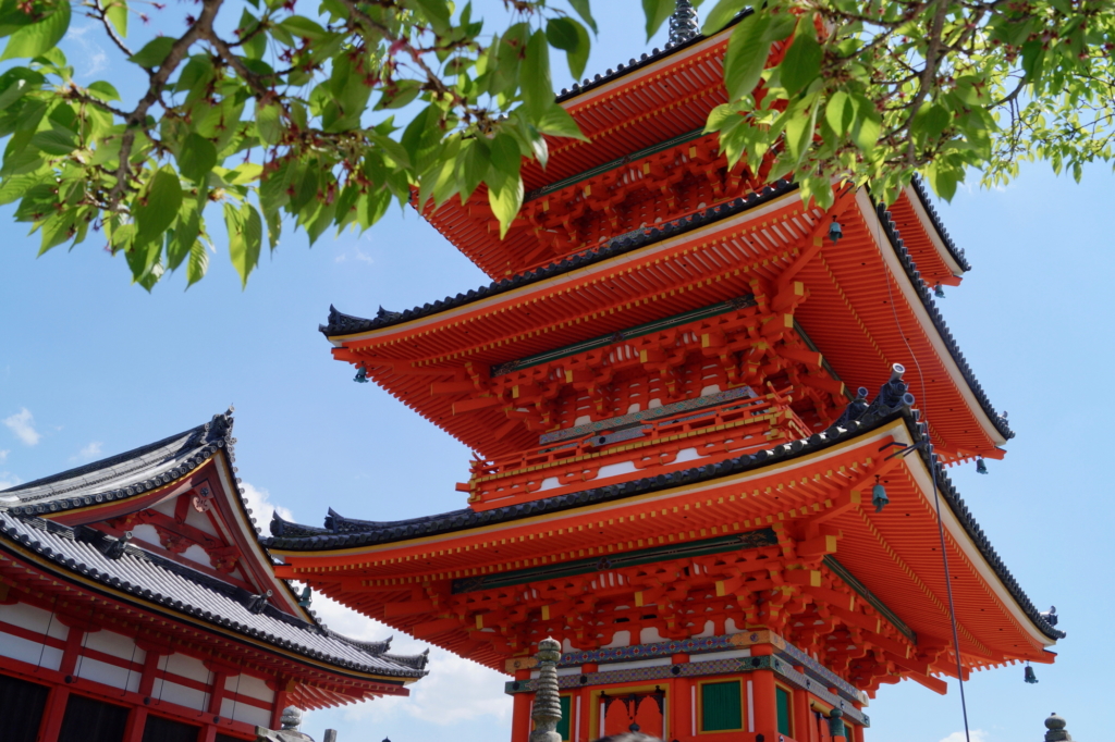 four_seasons_kyoto-kiyomizu-dera_pagoda